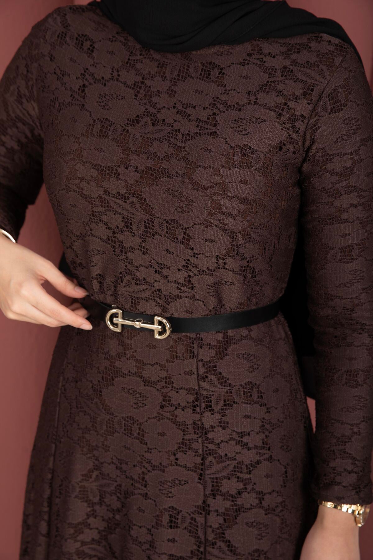 Dantel Detaylı Kemerli Tesettür Elbise kahverengi