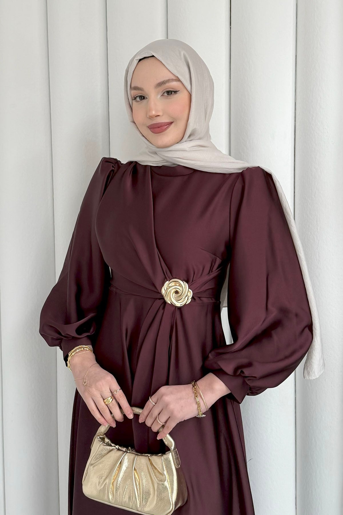 Broş Detaylı Premium Kumaş Saten Tesettür Abiye-bordo