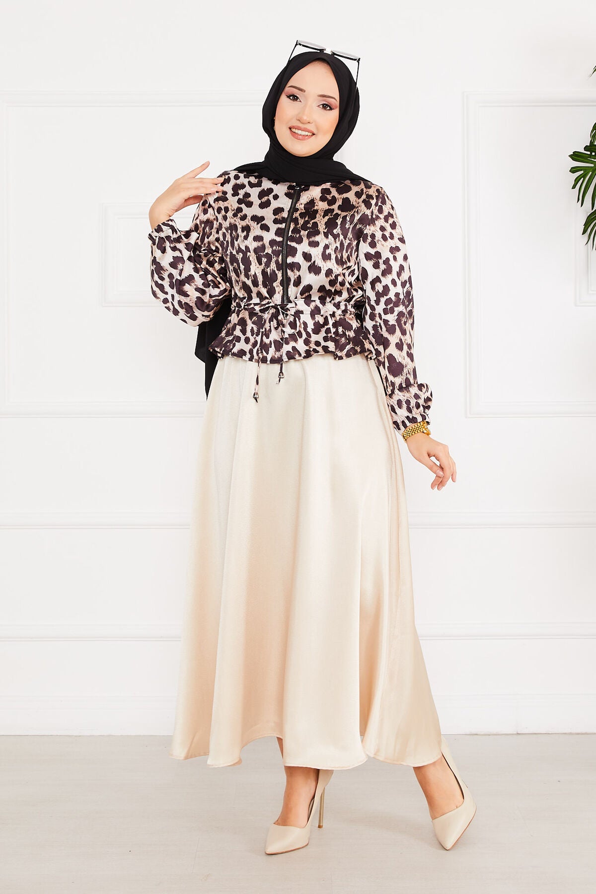 Leopar Desenli Saten Takım Bej