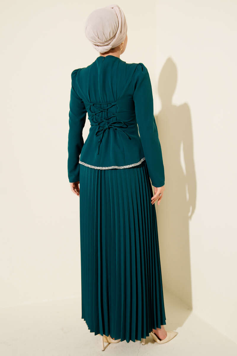 Zweiteiliges Set mit Stein-Details und Falten in Smaragdgrün