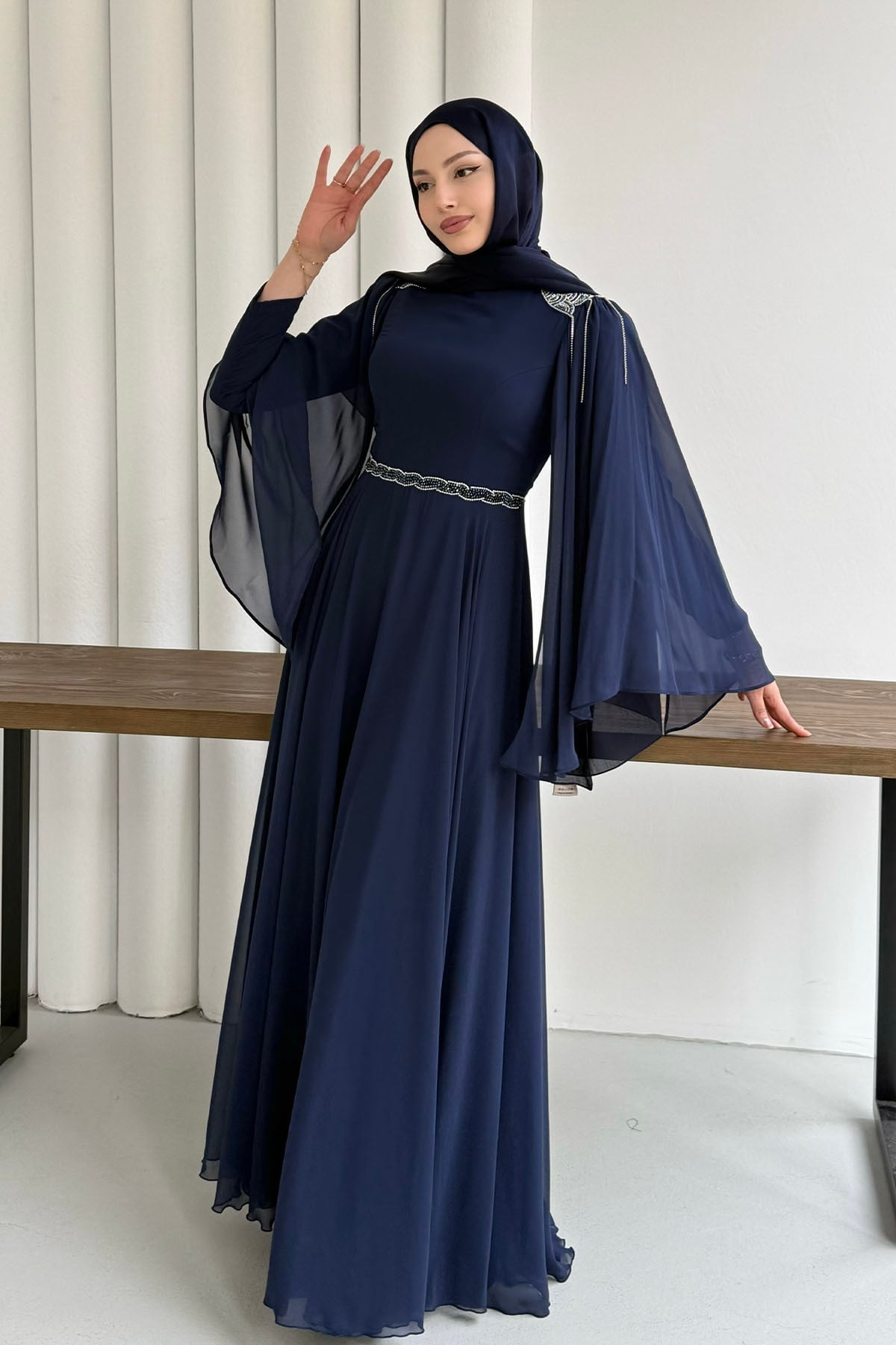 Lüks Taş İşlemeli Pelerin Kollu Tesettür Abiye lacivert
