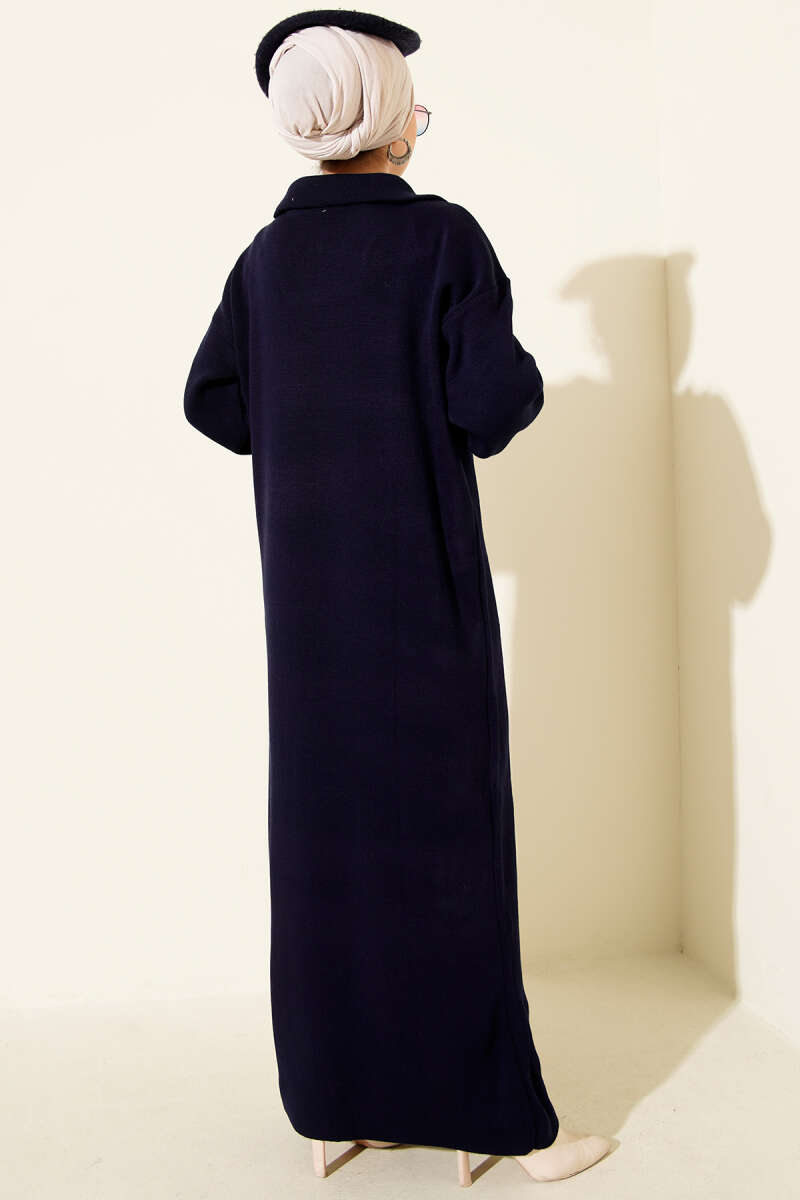 Strickkleid mit halbem Reißverschlusskragen in Marineblau