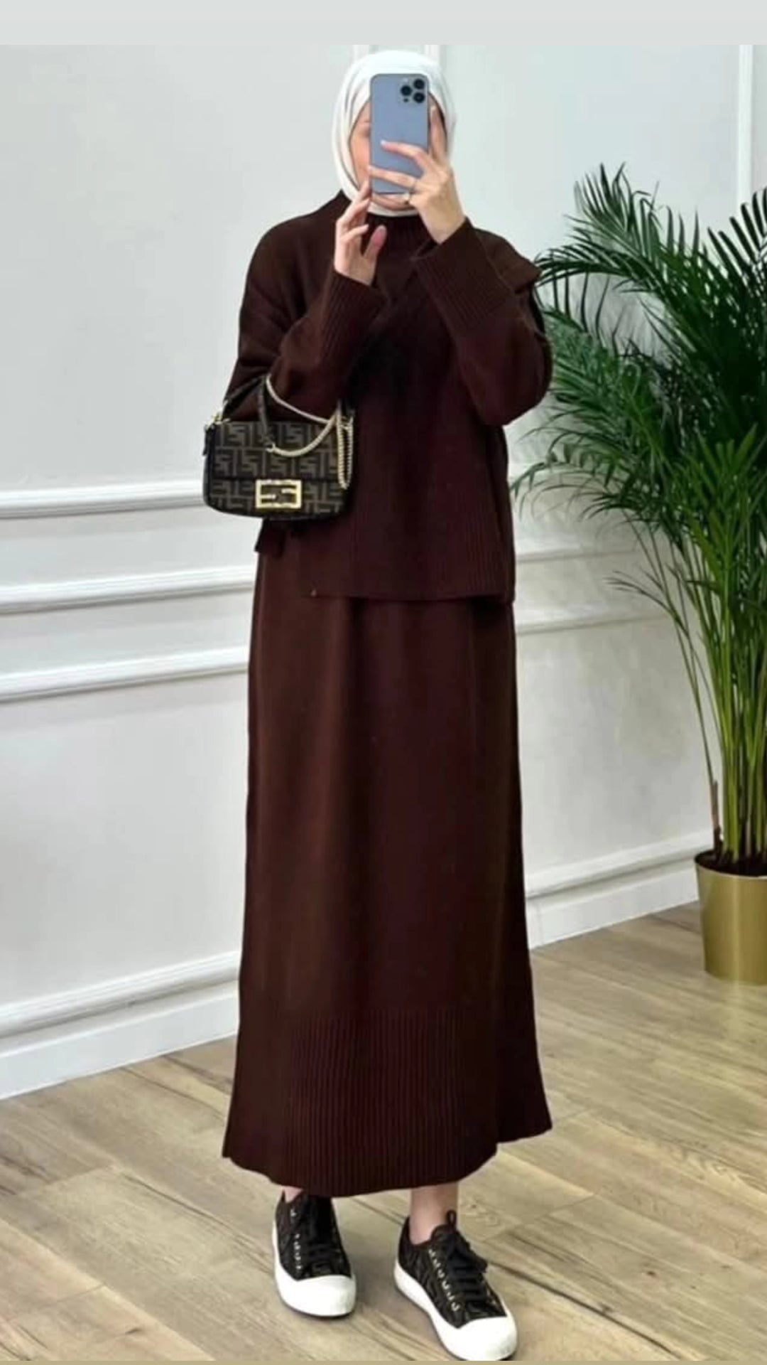 Knitted dress with vest brown