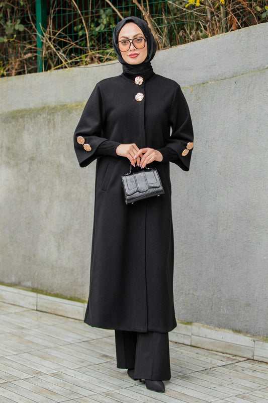 Gold düğmeli kaban siyah