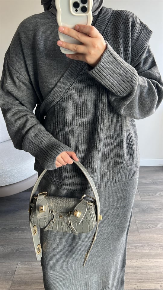 Knitted dress with vest gray