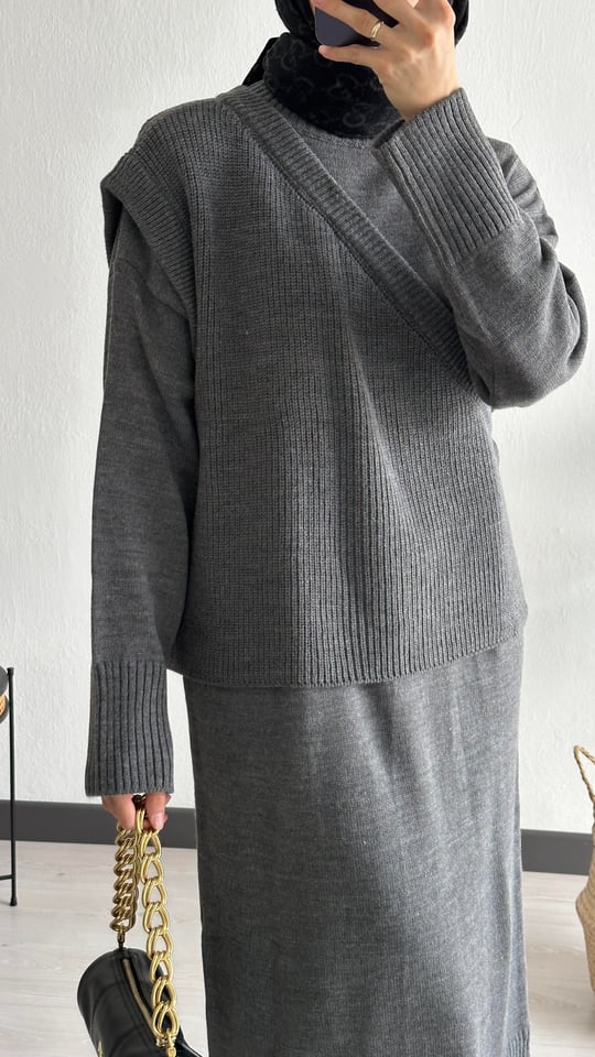 Knitted dress with vest gray