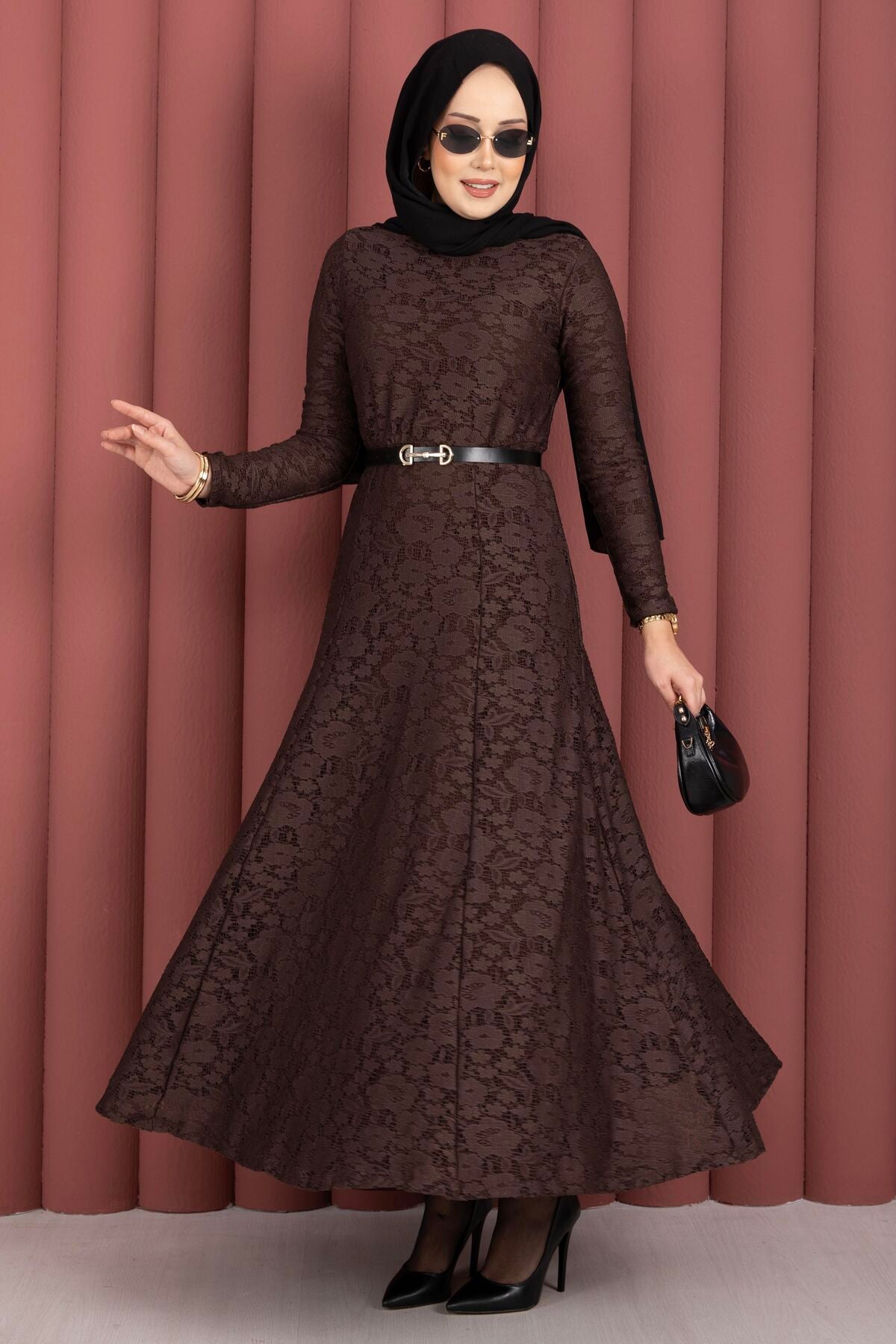 Dantel Detaylı Kemerli Tesettür Elbise kahverengi