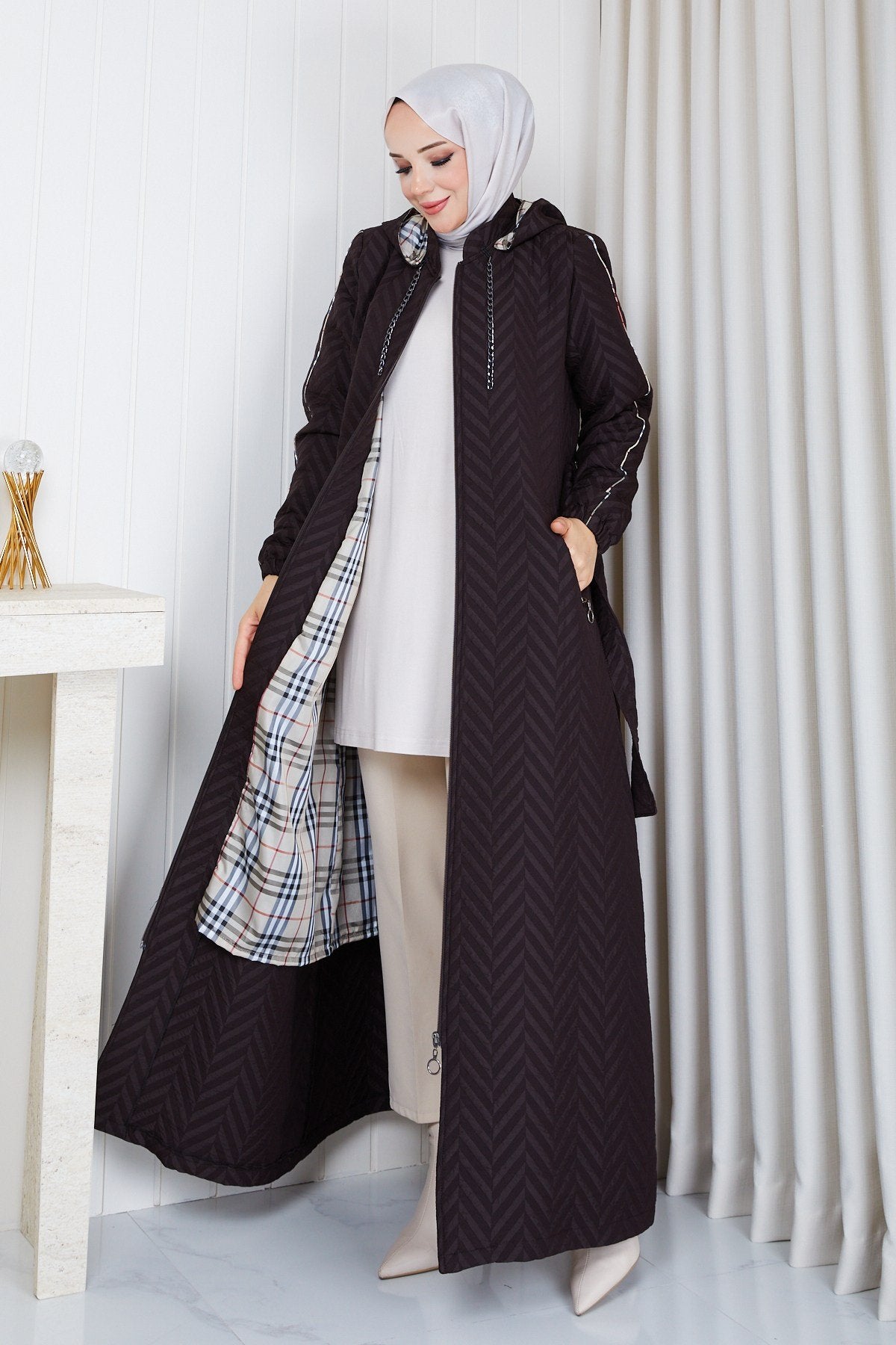 Burberry desenli Kapitone Manto kahverengi