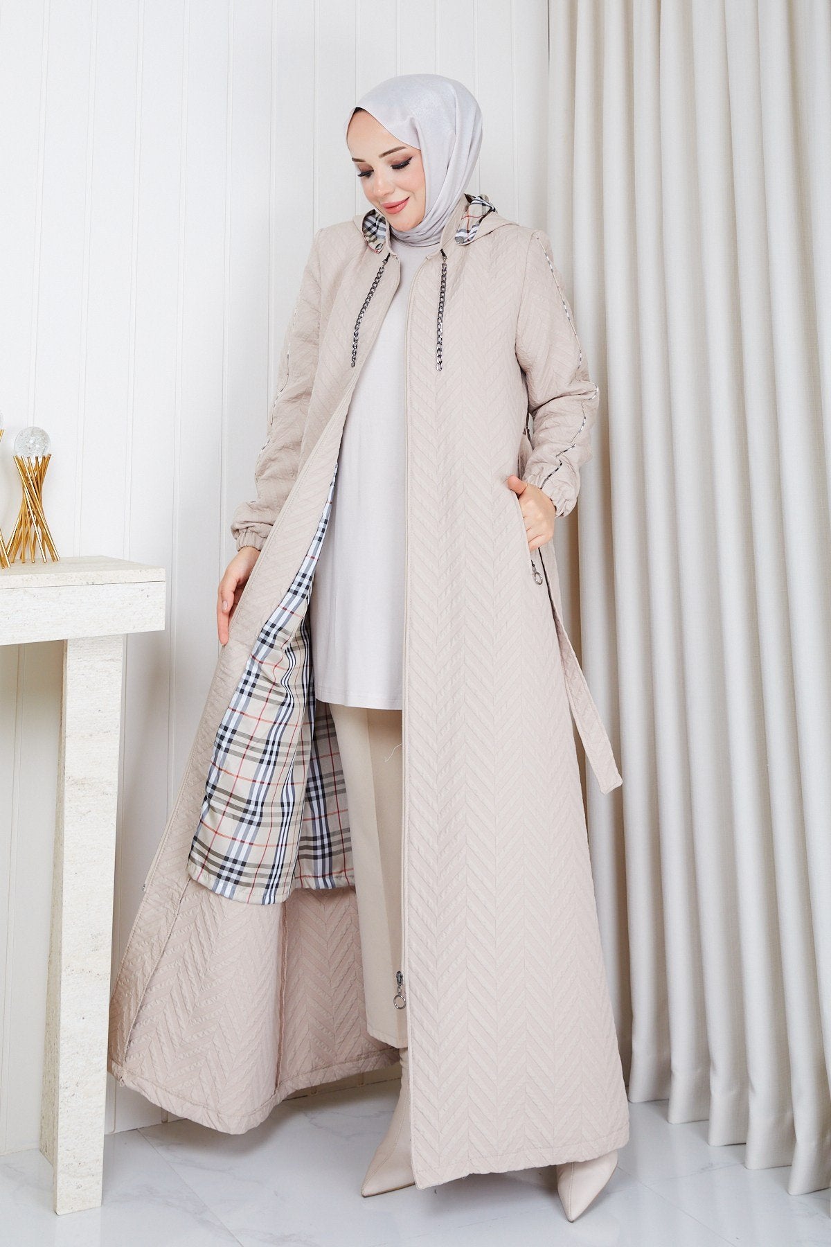 Burberry desenli Kapitone Manto krem