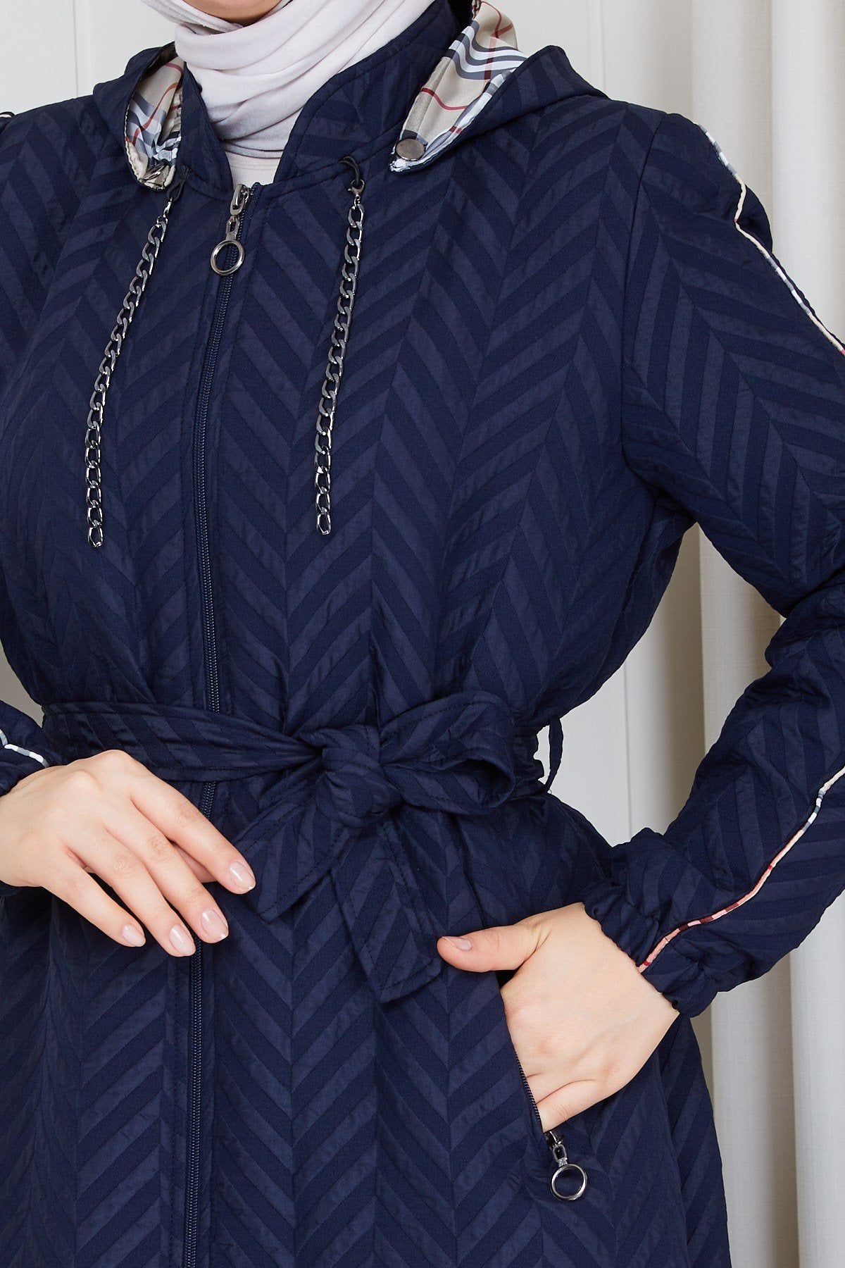 Burberry desenli Kapitone Manto lacivert