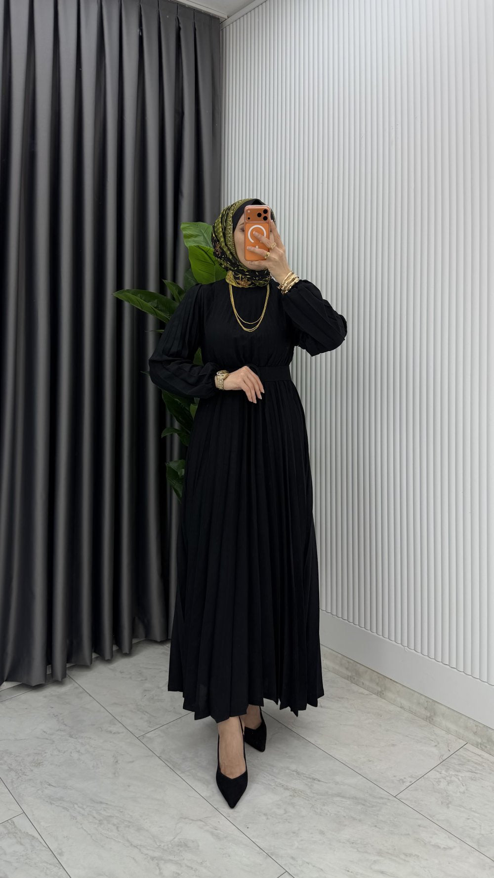 Piliseli Elbise siyah