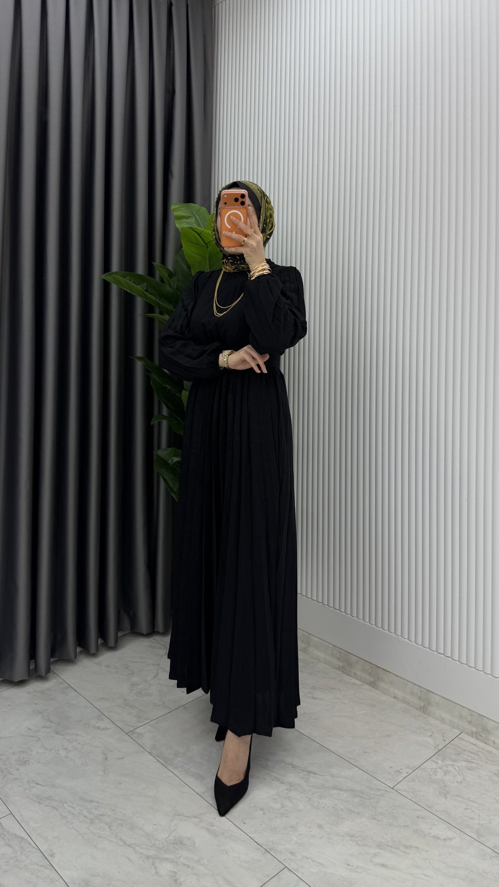 Piliseli Elbise siyah