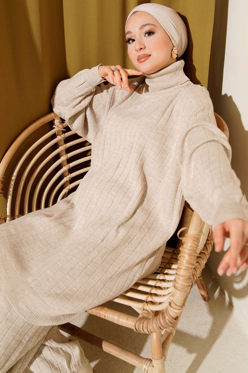 Turtleneck Oversize Knit Two-Piece Set cream