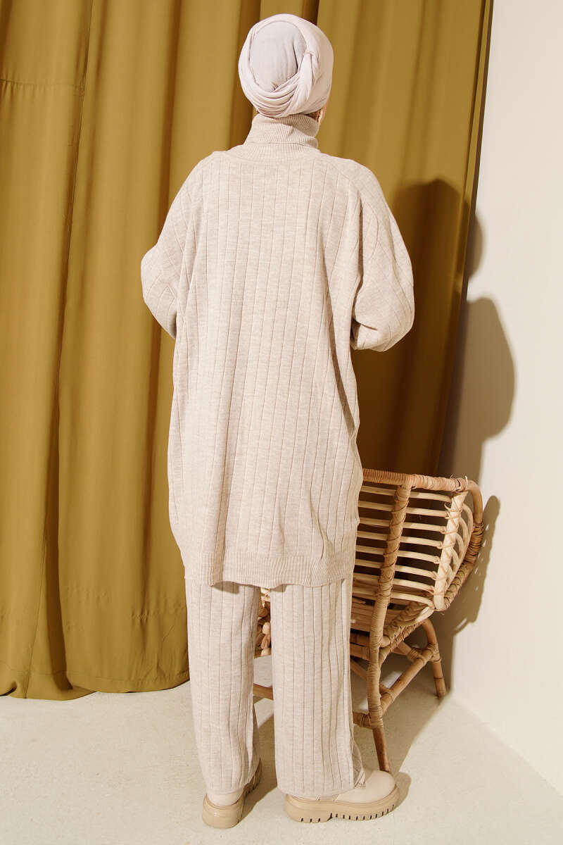 Turtleneck Oversize Knit Two-Piece Set cream