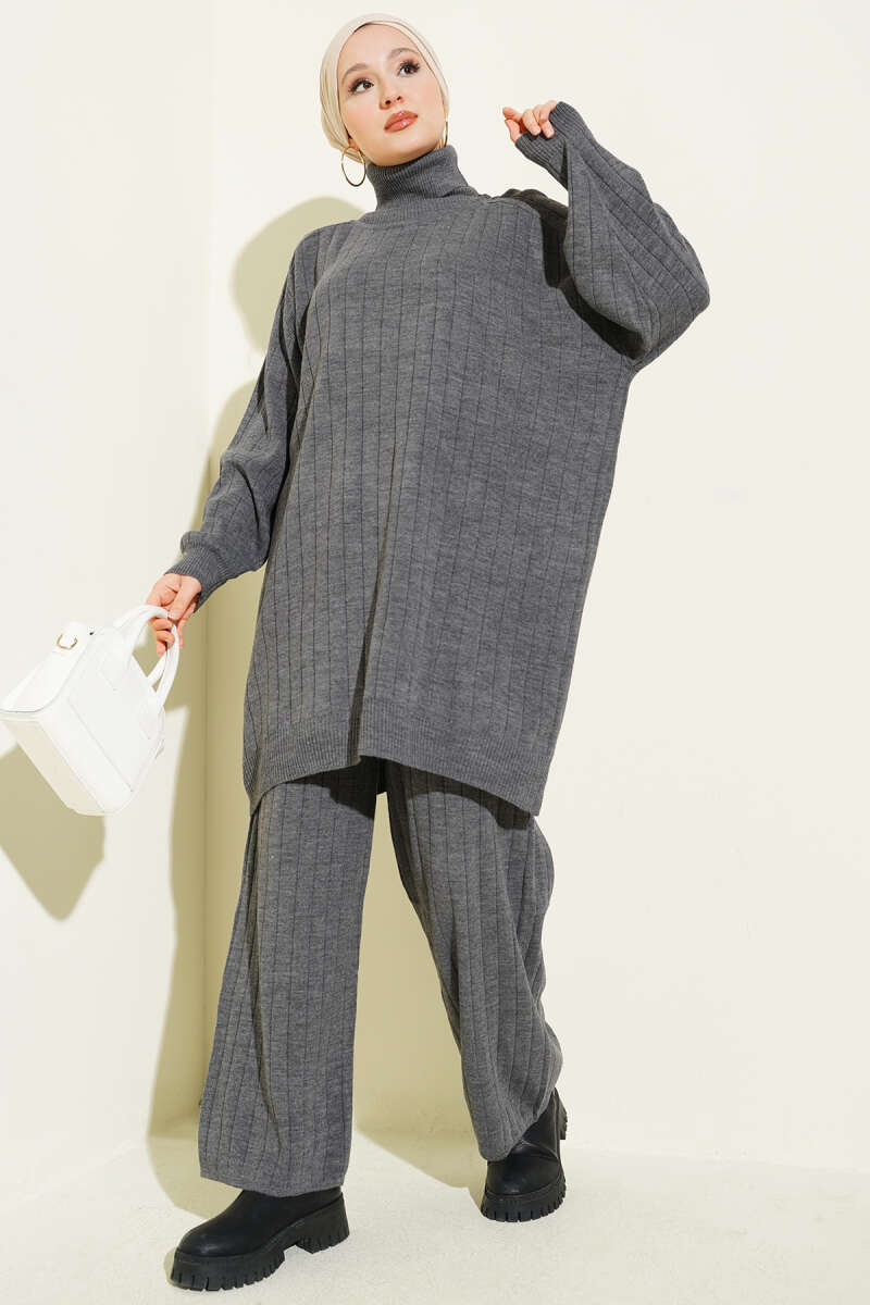 Turtleneck Oversize Knit Two-Piece Set gray