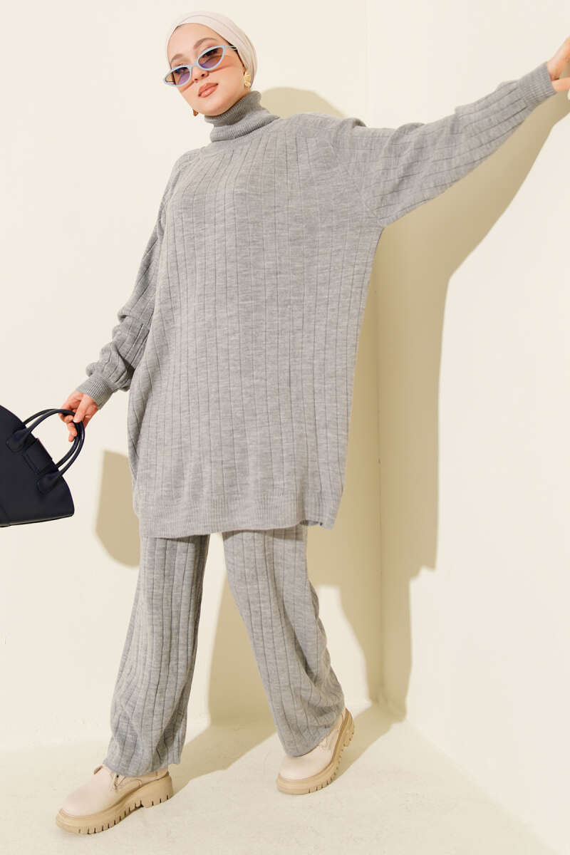 Ensemble tricot oversize à col roulé deux pièces gris clair