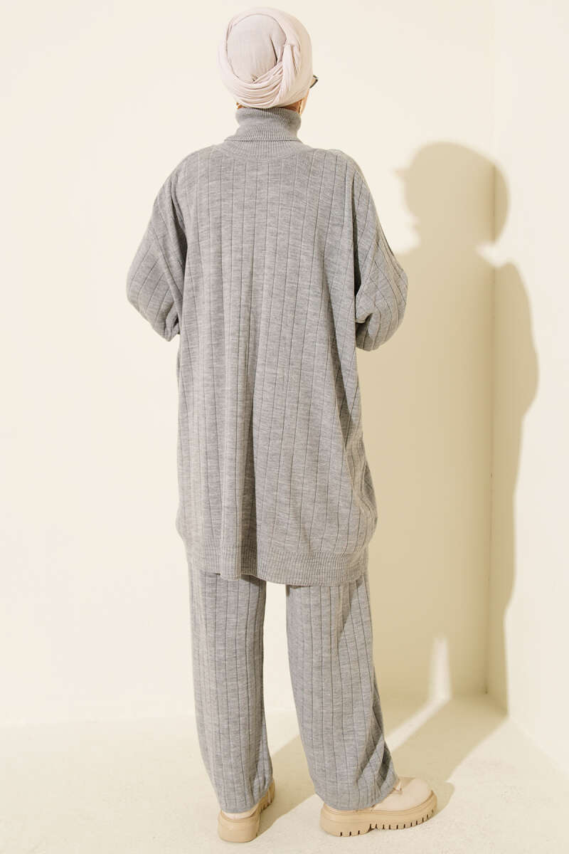 Ensemble tricot oversize à col roulé deux pièces gris clair