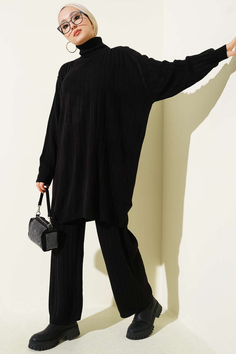 Turtleneck Oversize Knit Two-Piece Set black