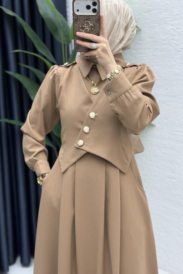 Kleid mit Weste in Cognac