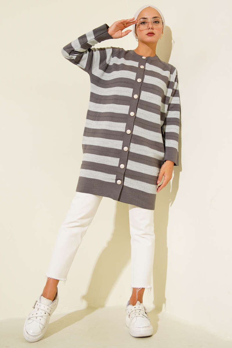 Desenli Düğme Detaylı Triko Hırka Füme