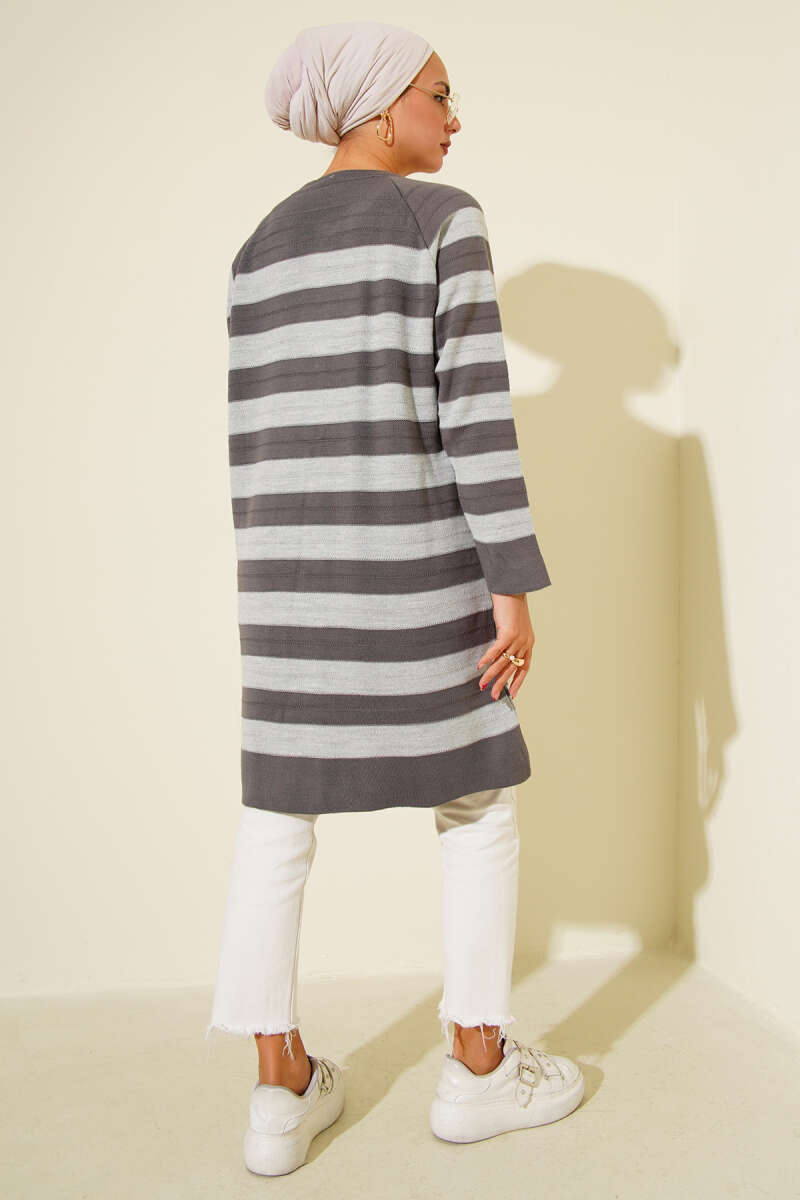 Desenli Düğme Detaylı Triko Hırka Füme