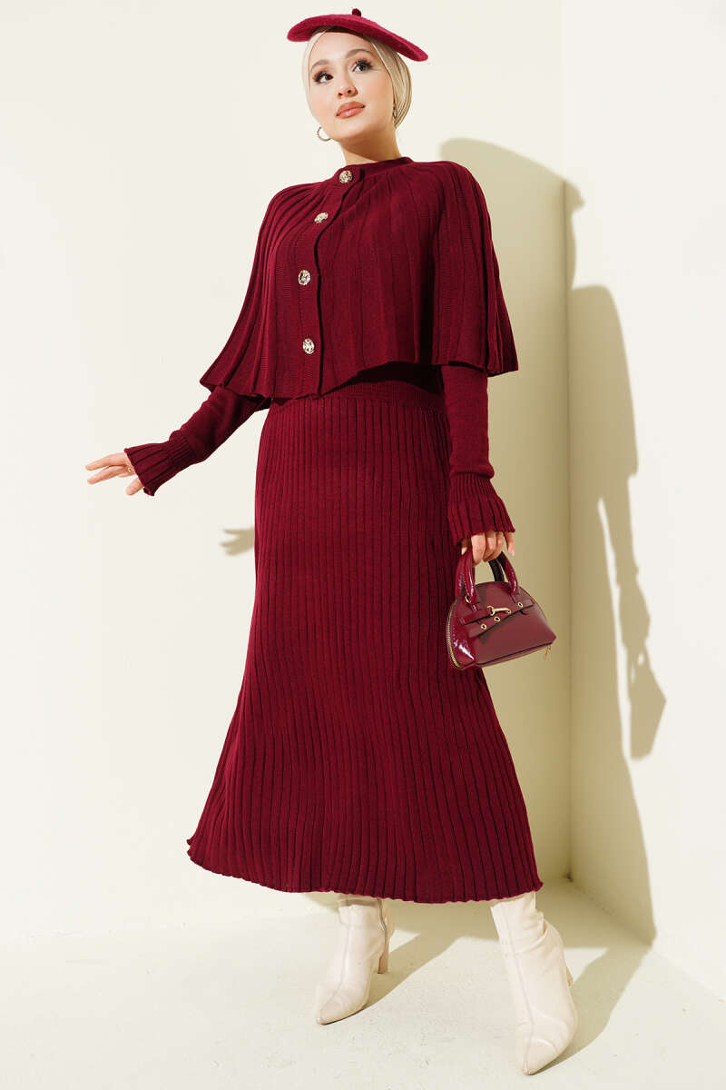 Ensemble robe en tricot avec cape boutonnée bordeaux