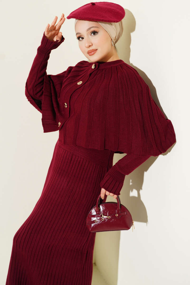 Ensemble robe en tricot avec cape boutonnée bordeaux
