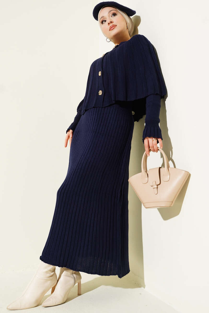 Ensemble robe en tricot avec cape boutonnée bleu marine