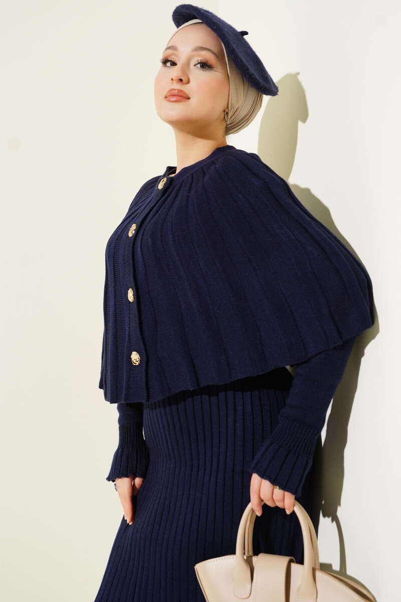 Ensemble robe en tricot avec cape boutonnée bleu marine