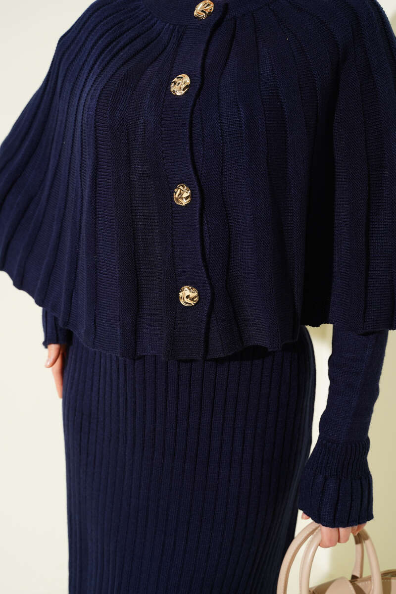 Ensemble robe en tricot avec cape boutonnée bleu marine