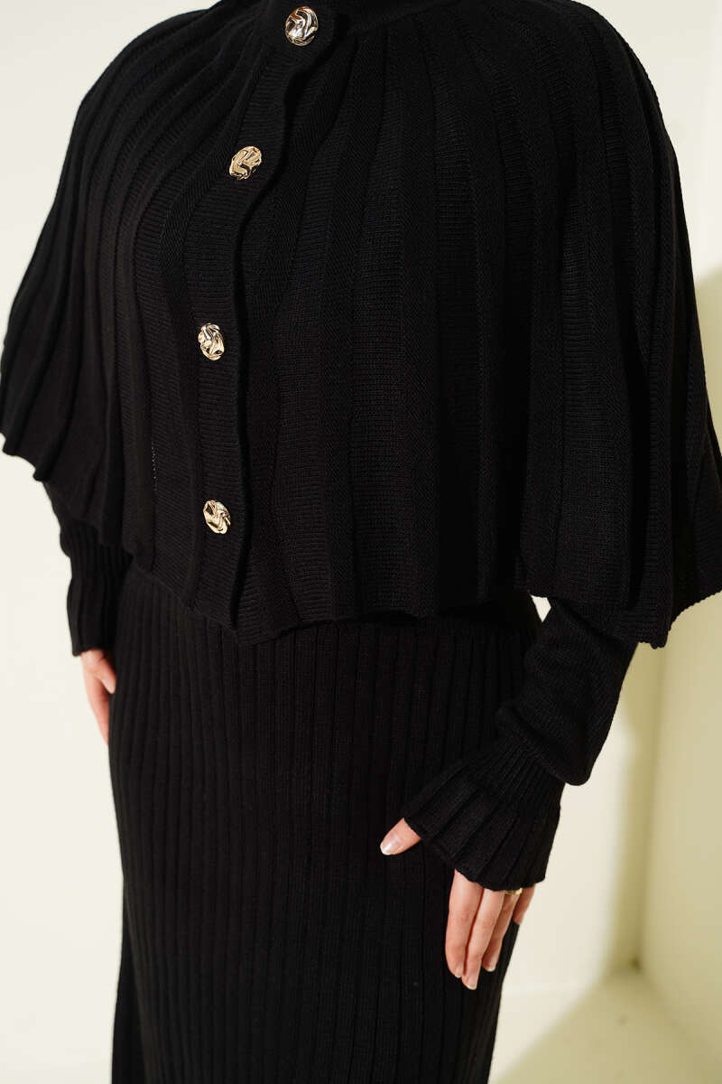 Ensemble robe en tricot avec cape à boutons noir