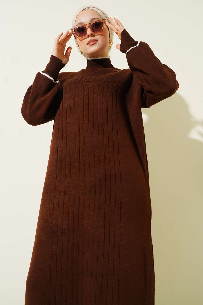 Etek Ucu Fırfır Detaylı Triko Elbise kahve