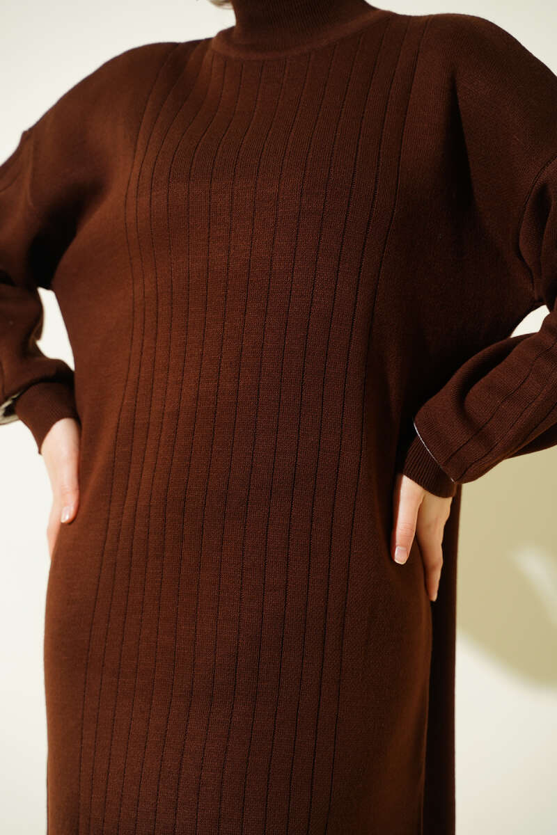 Etek Ucu Fırfır Detaylı Triko Elbise kahve