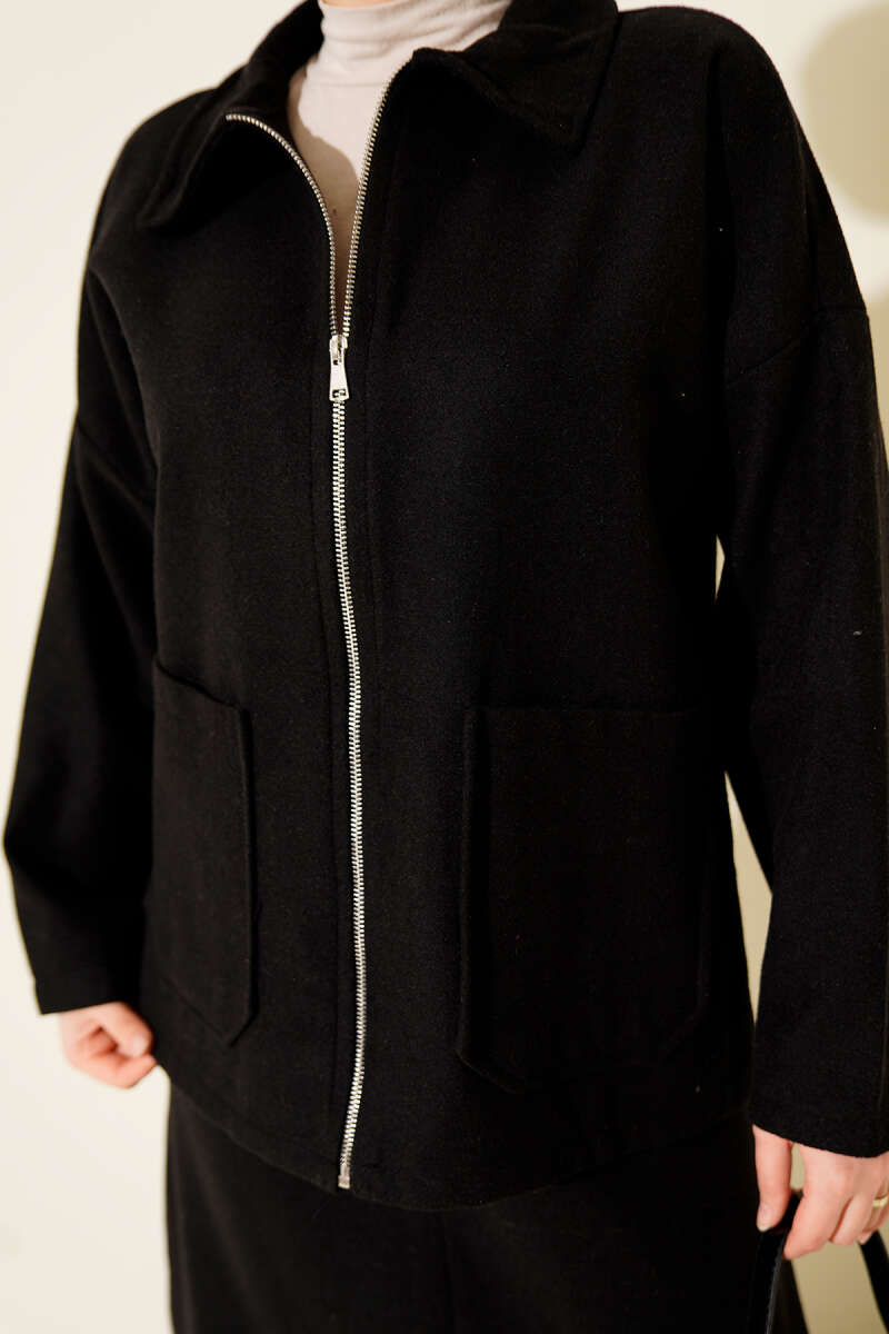 Ensemble deux pièces avec jupe en lainage à poches zippées noir