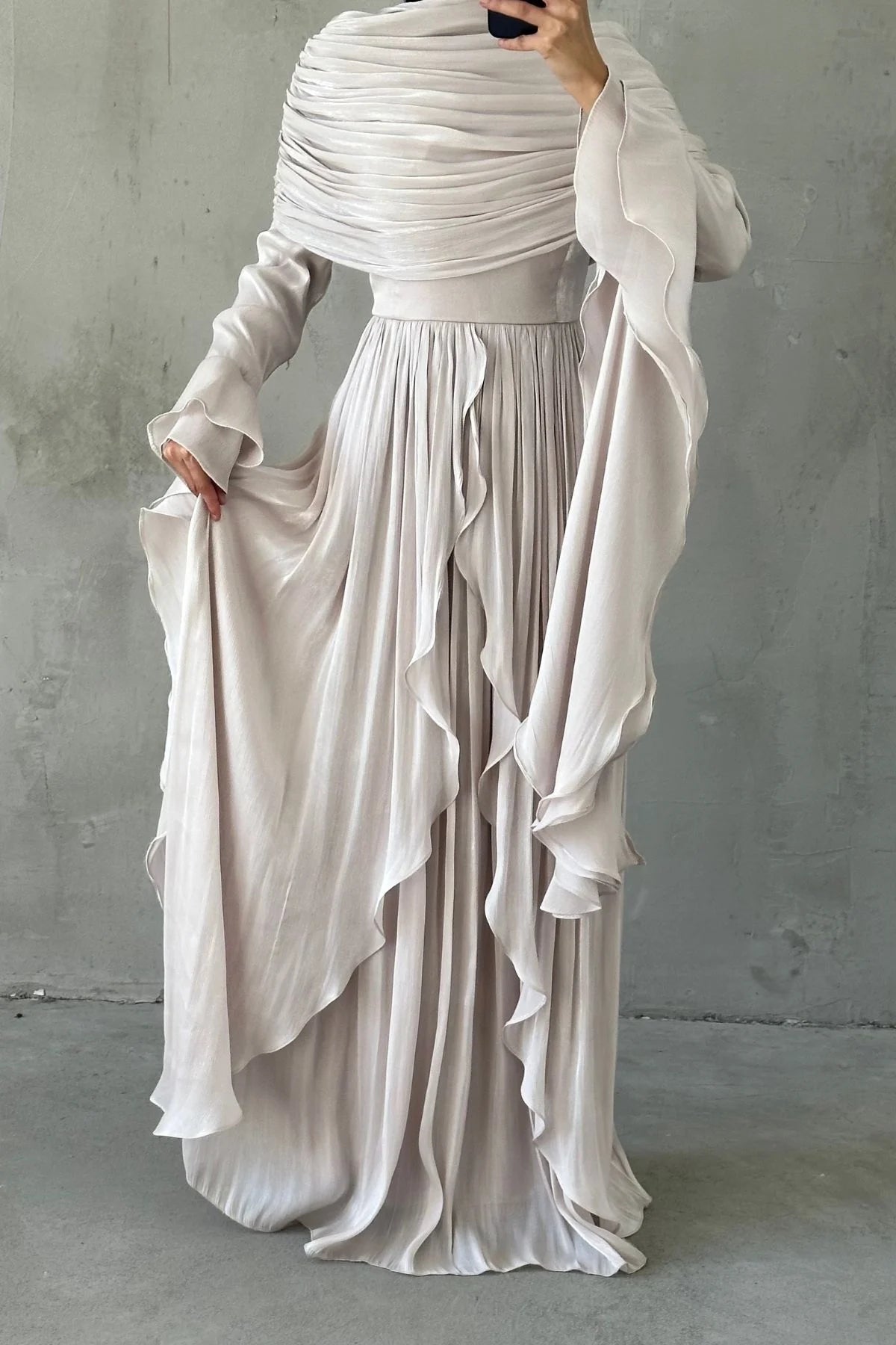 Volan Detaylı Fırfırlı  Tesettür Abiye taş