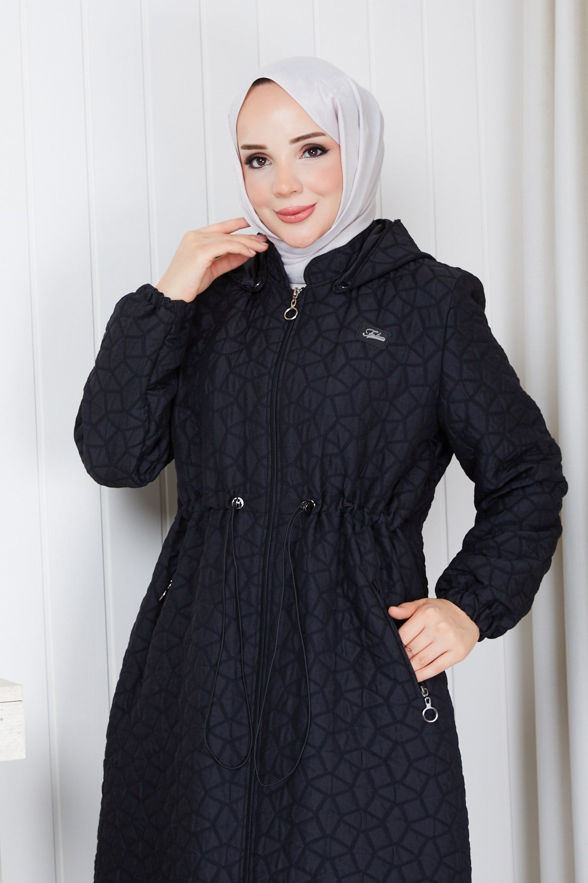 Beli lastikli Kapitone kap siyah