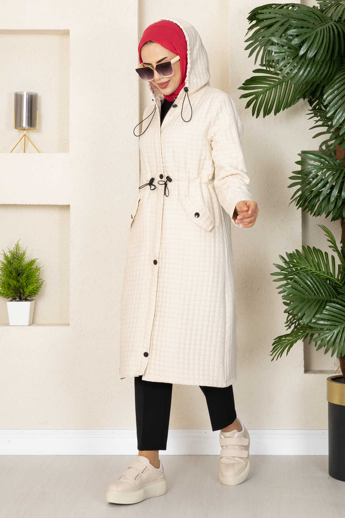 Kapüşonlu Kapitone Tesettür Trenç ekru