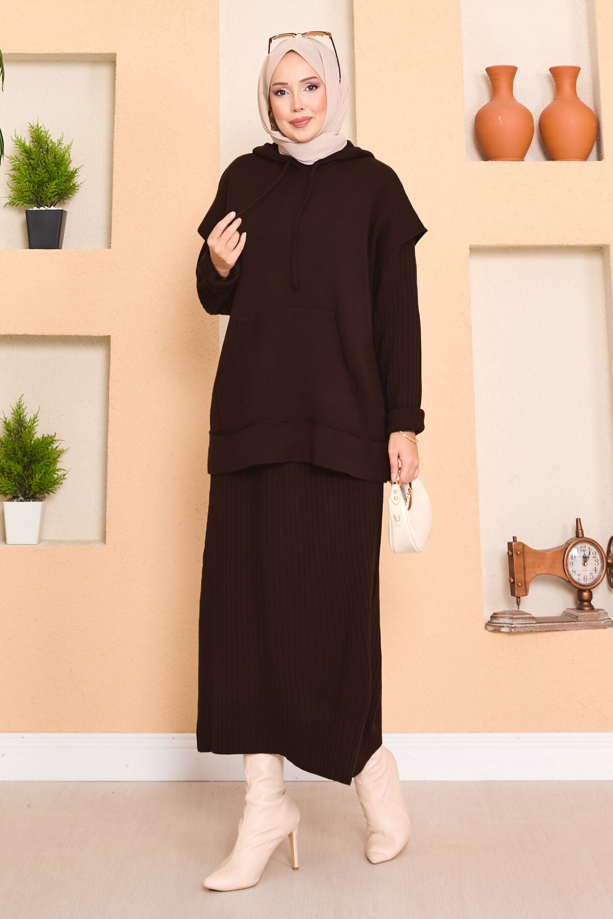 Two-Piece Dress Set with Hooded Sweater Detail brown