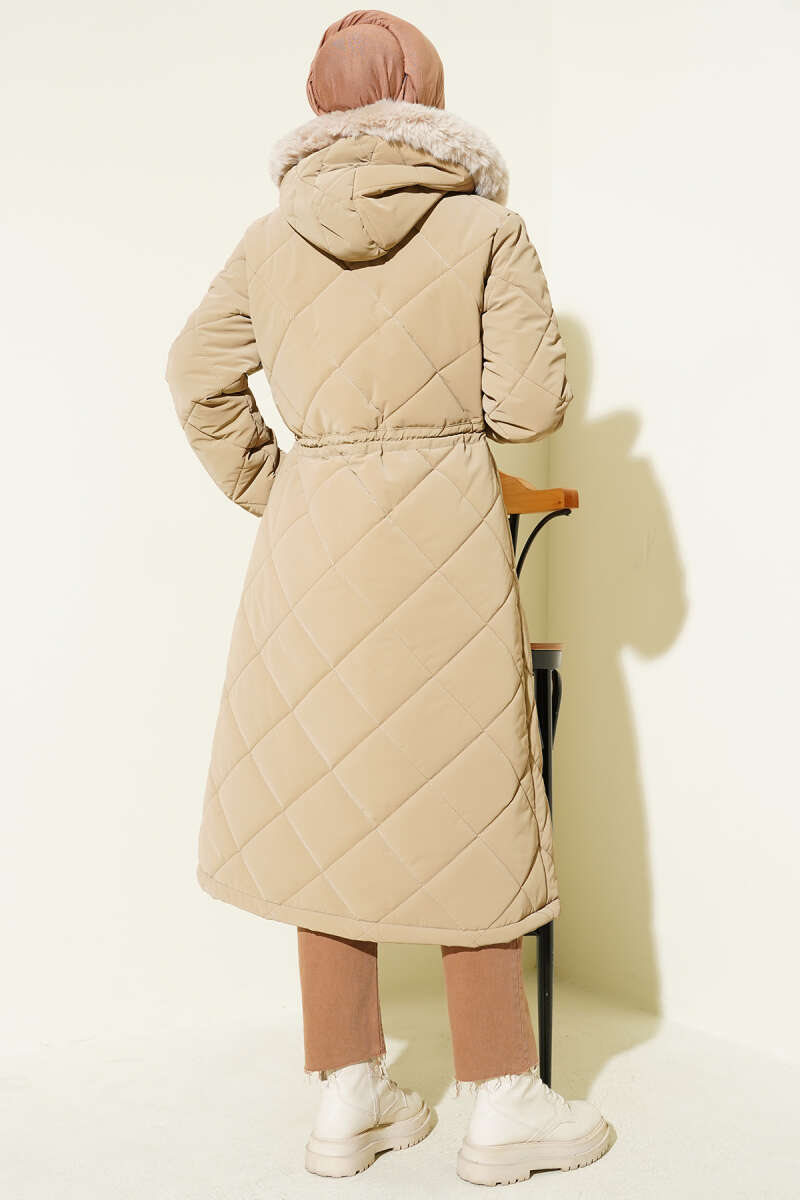 Kürk Kapüşonlu Kapitone Uzun Mont bej
