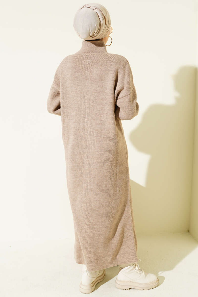 Cardigan long en tricot avec boutons métal doré couleur vison