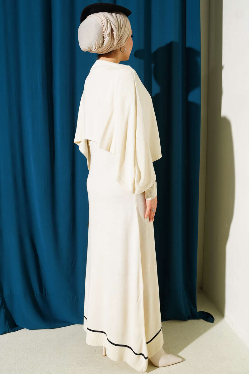 Pelerin Detaylı Triko Elbise ekru