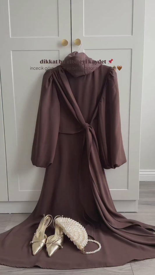 Belden bağlamalı Elbise