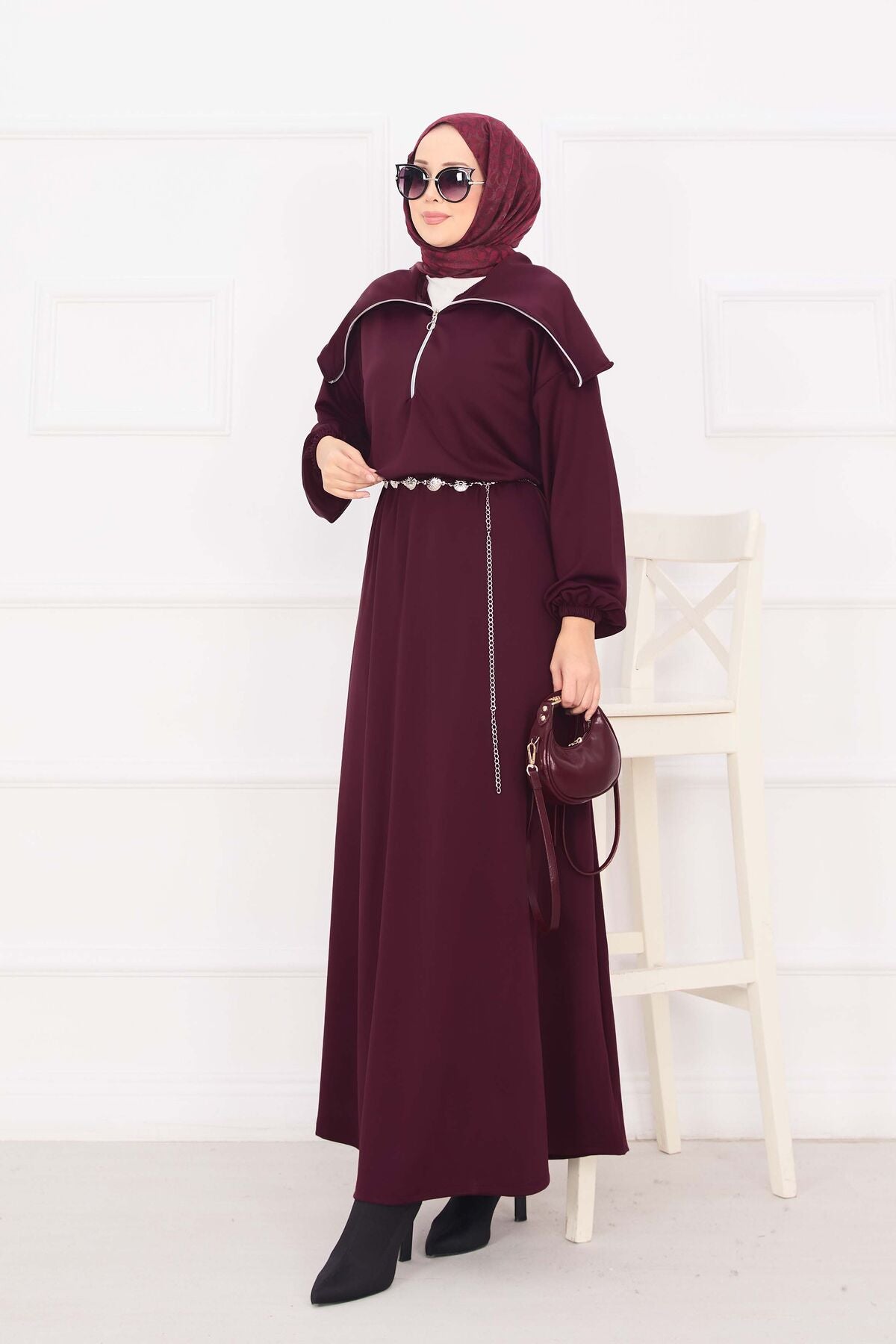 Schalkragen Ketten Gürtel Tesettür Kleid bordo