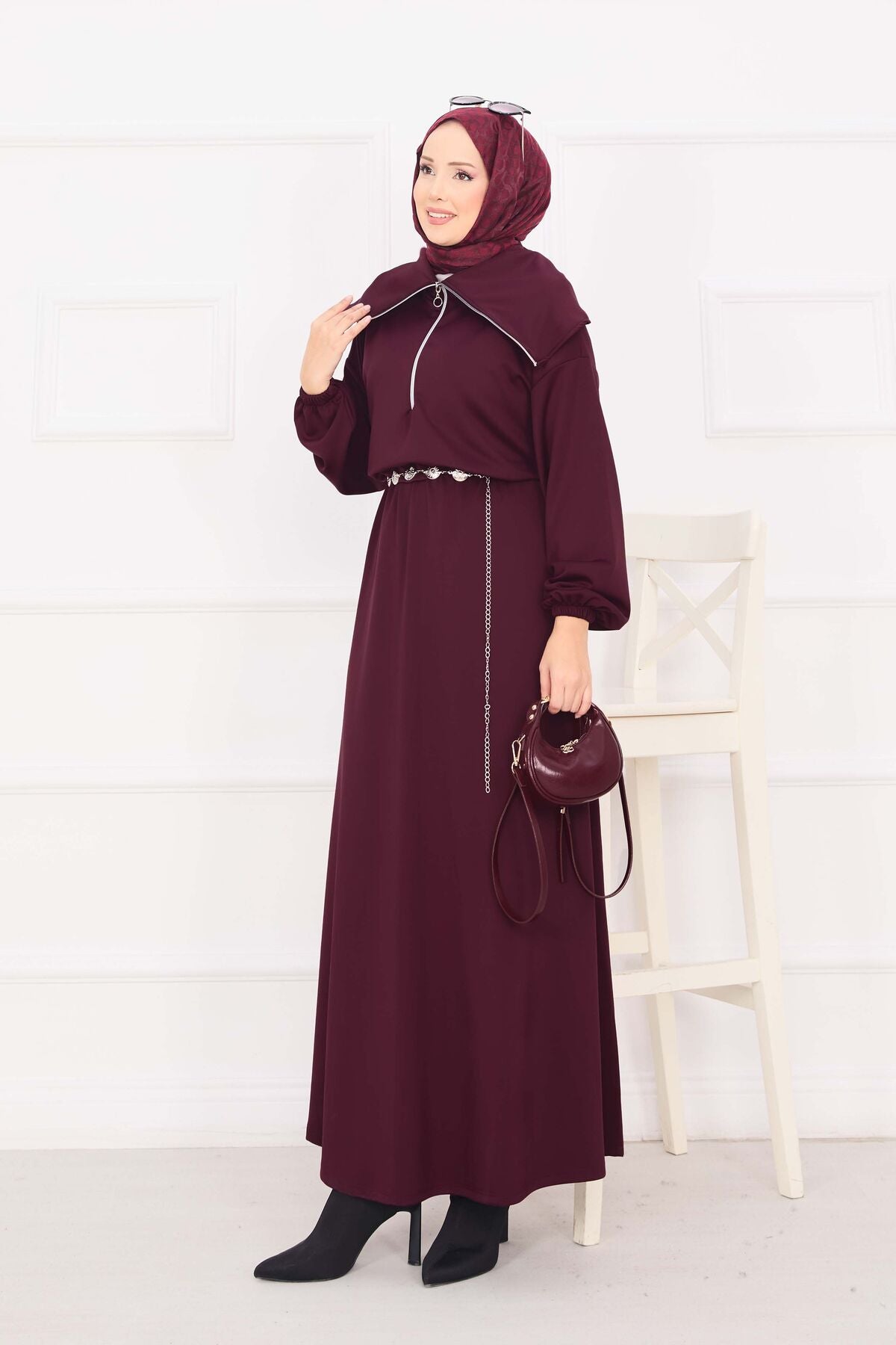 Schalkragen Ketten Gürtel Tesettür Kleid bordo