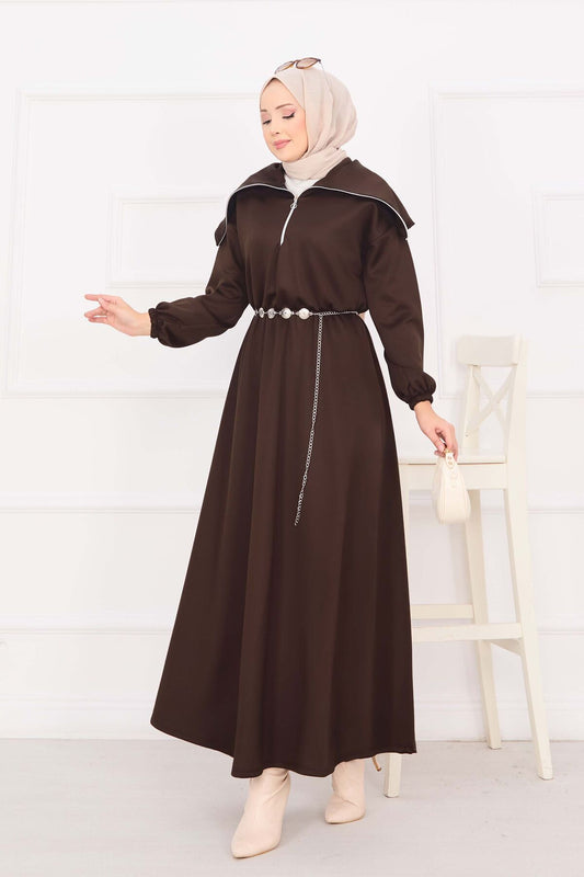 Şal Yaka  Zincir Kemerli Tesettür Elbise Kahverengi