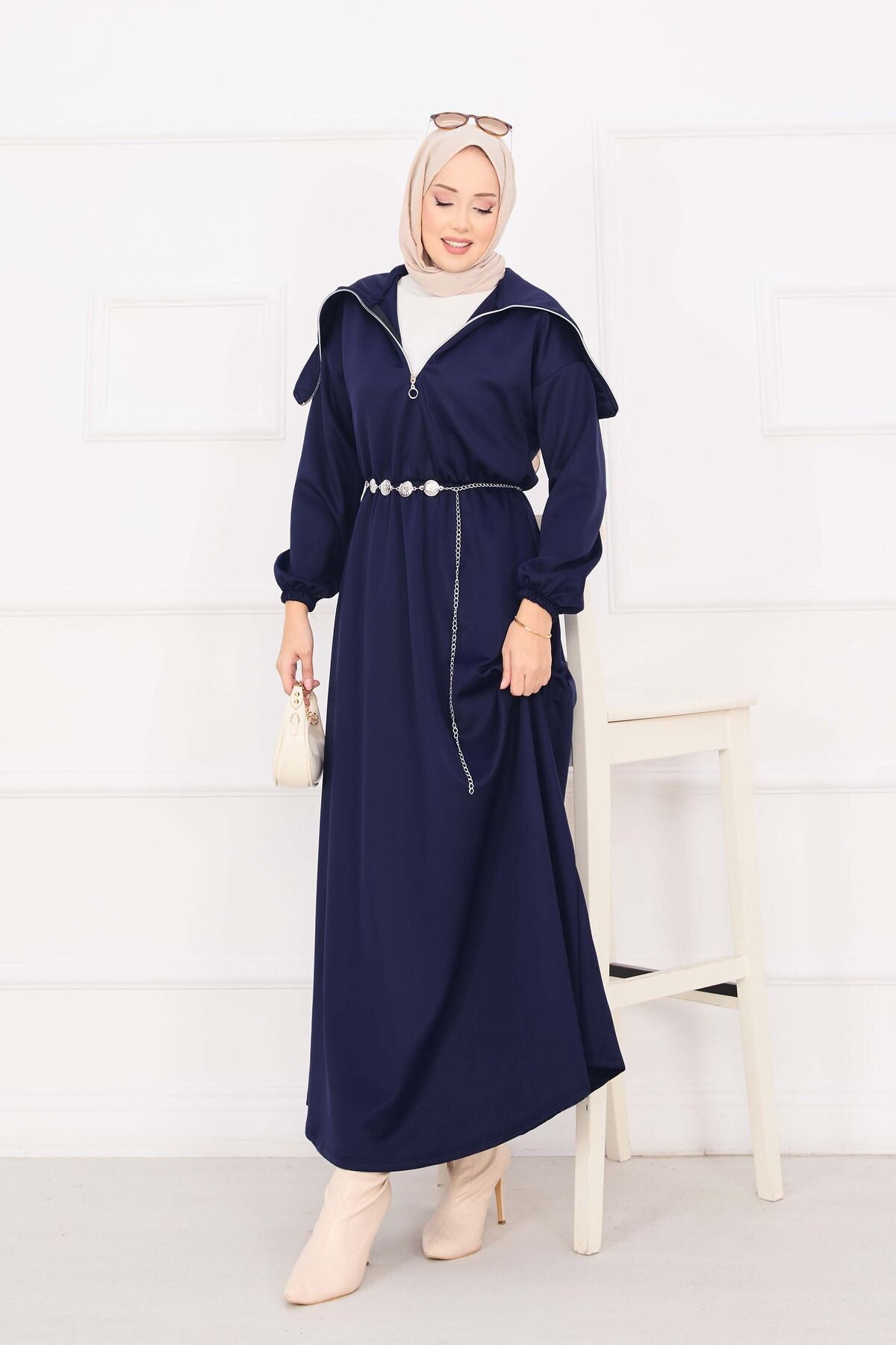 Schalkragen Ketten-Gürtel Tesettür Kleid Lacivert