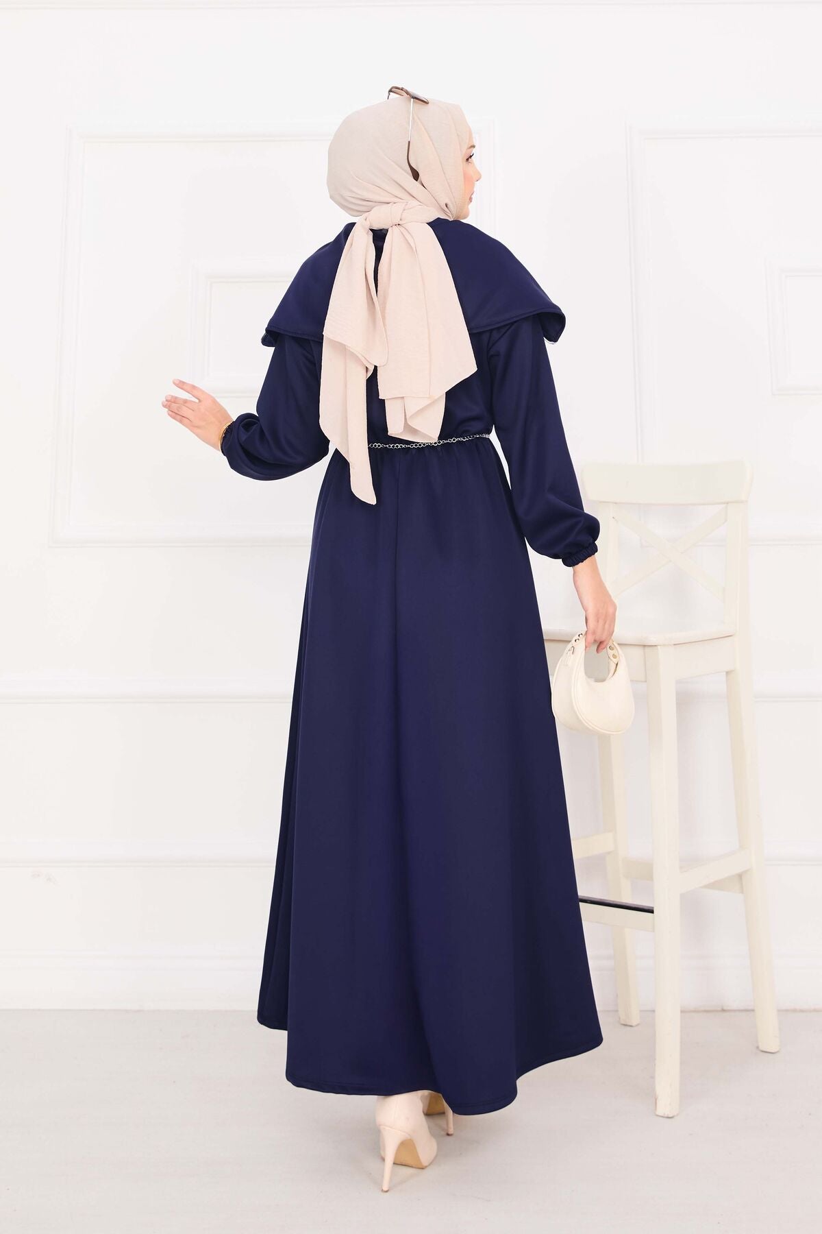 Schalkragen Ketten-Gürtel Tesettür Kleid Lacivert