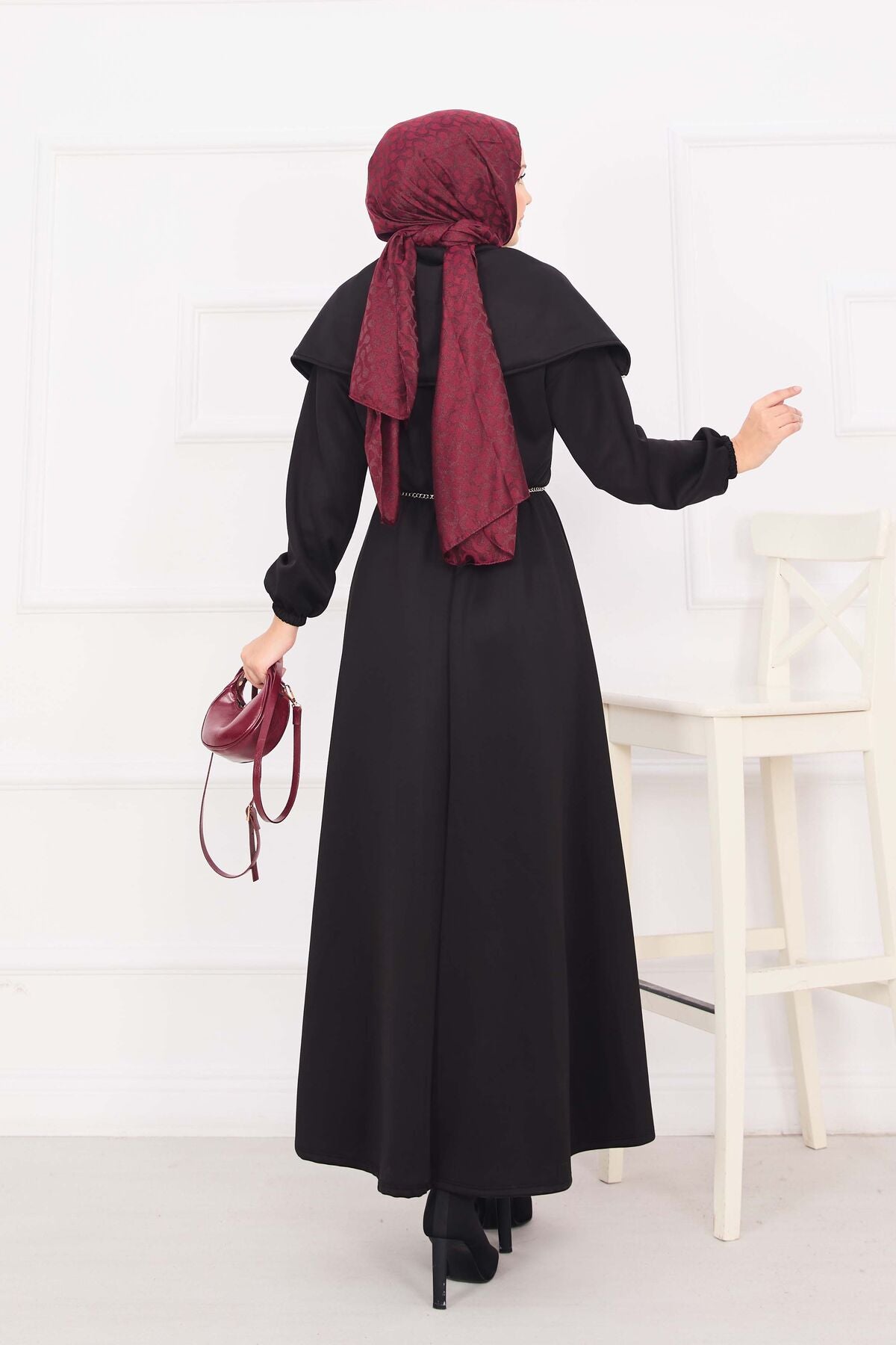 Şal Yaka Zincir Kemerli Tesettür Elbise siyah