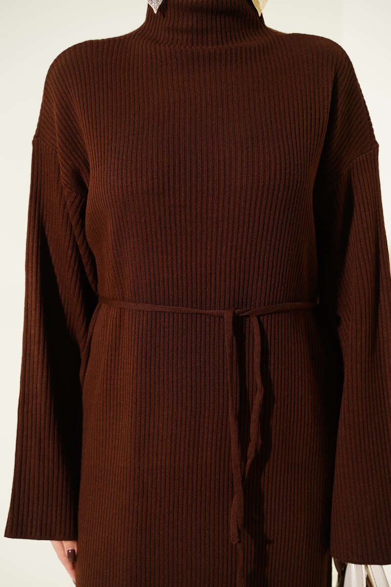 Robe en tricot ceinturée décontractée marron