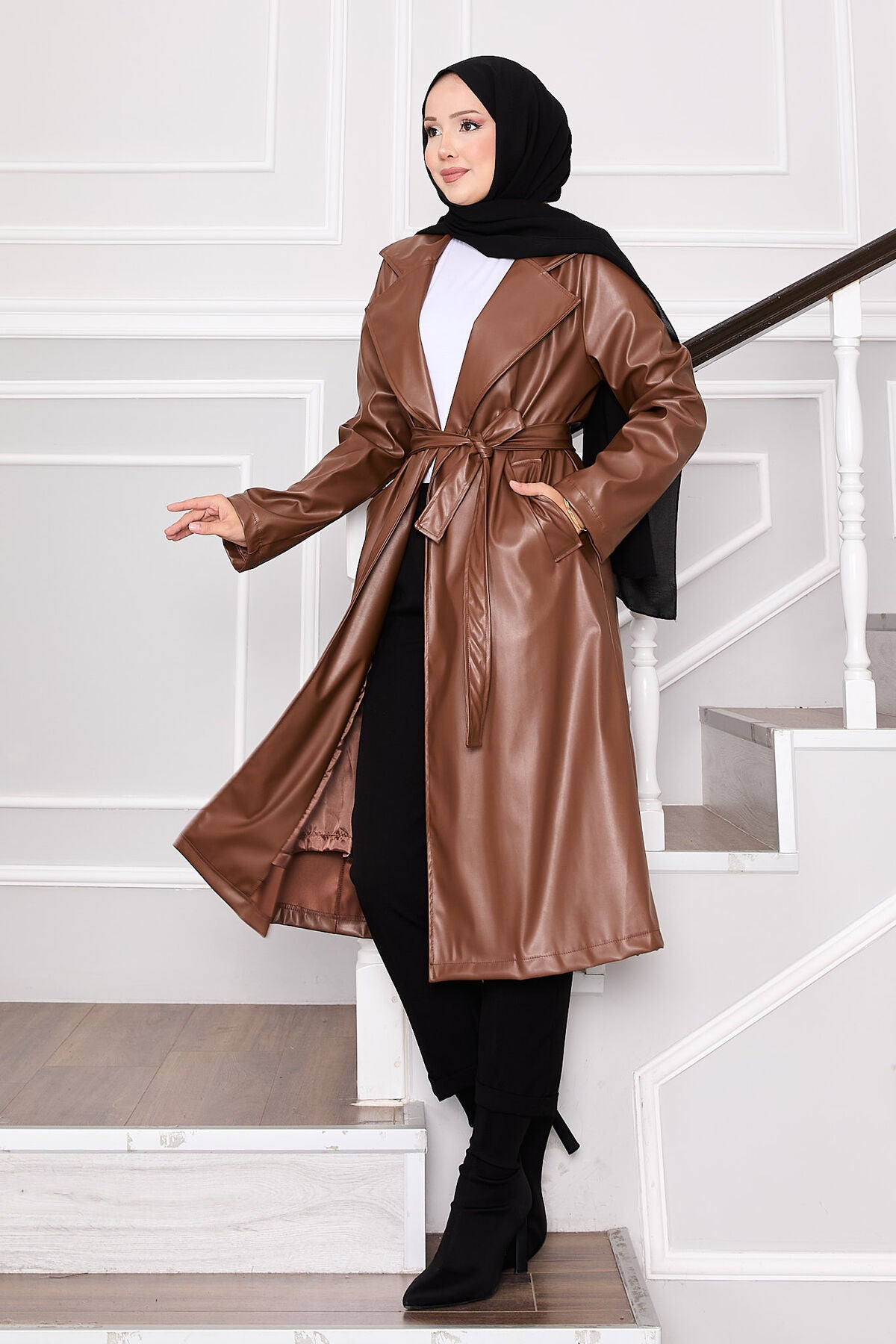 Seyyar Kuşaklı Deri Kap taba